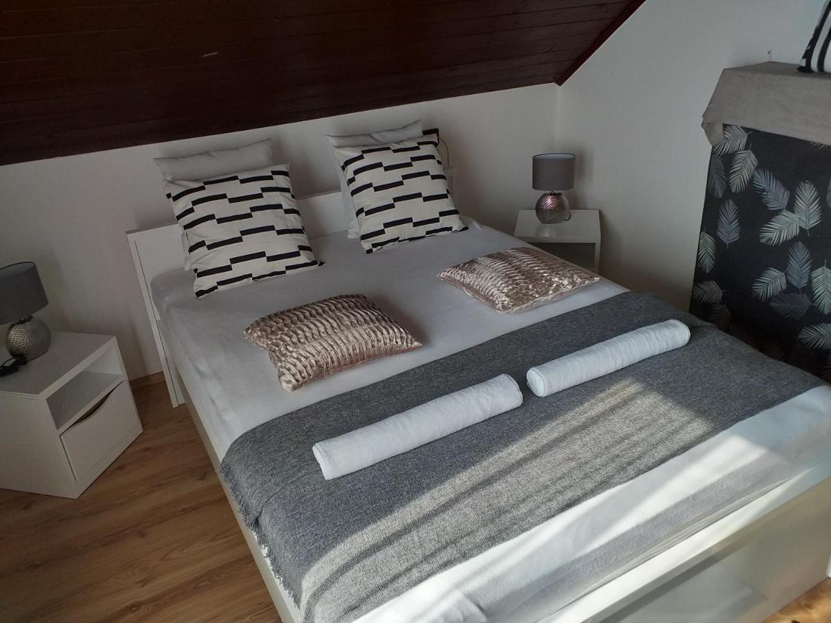 Art Inn Apartmanhaz Balaton-Gyenesdiás Eksteriør billede