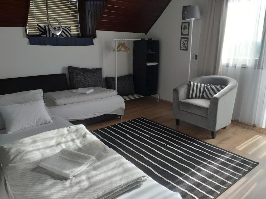 Art Inn Apartmanhaz Balaton-Gyenesdiás Eksteriør billede