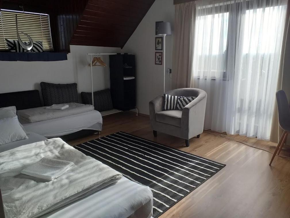 Art Inn Apartmanhaz Balaton-Gyenesdiás Eksteriør billede