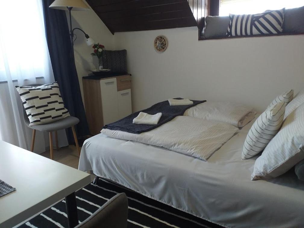Art Inn Apartmanhaz Balaton-Gyenesdiás Eksteriør billede