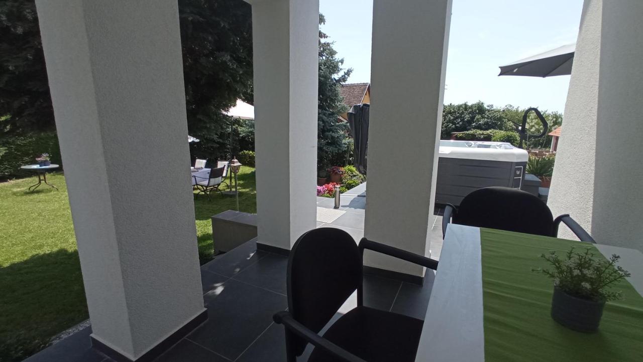 Art Inn Apartmanhaz Balaton-Gyenesdiás Eksteriør billede